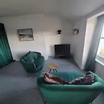 Sea View Penthouse Flat 6 With Fast Wifi And Free Parking
