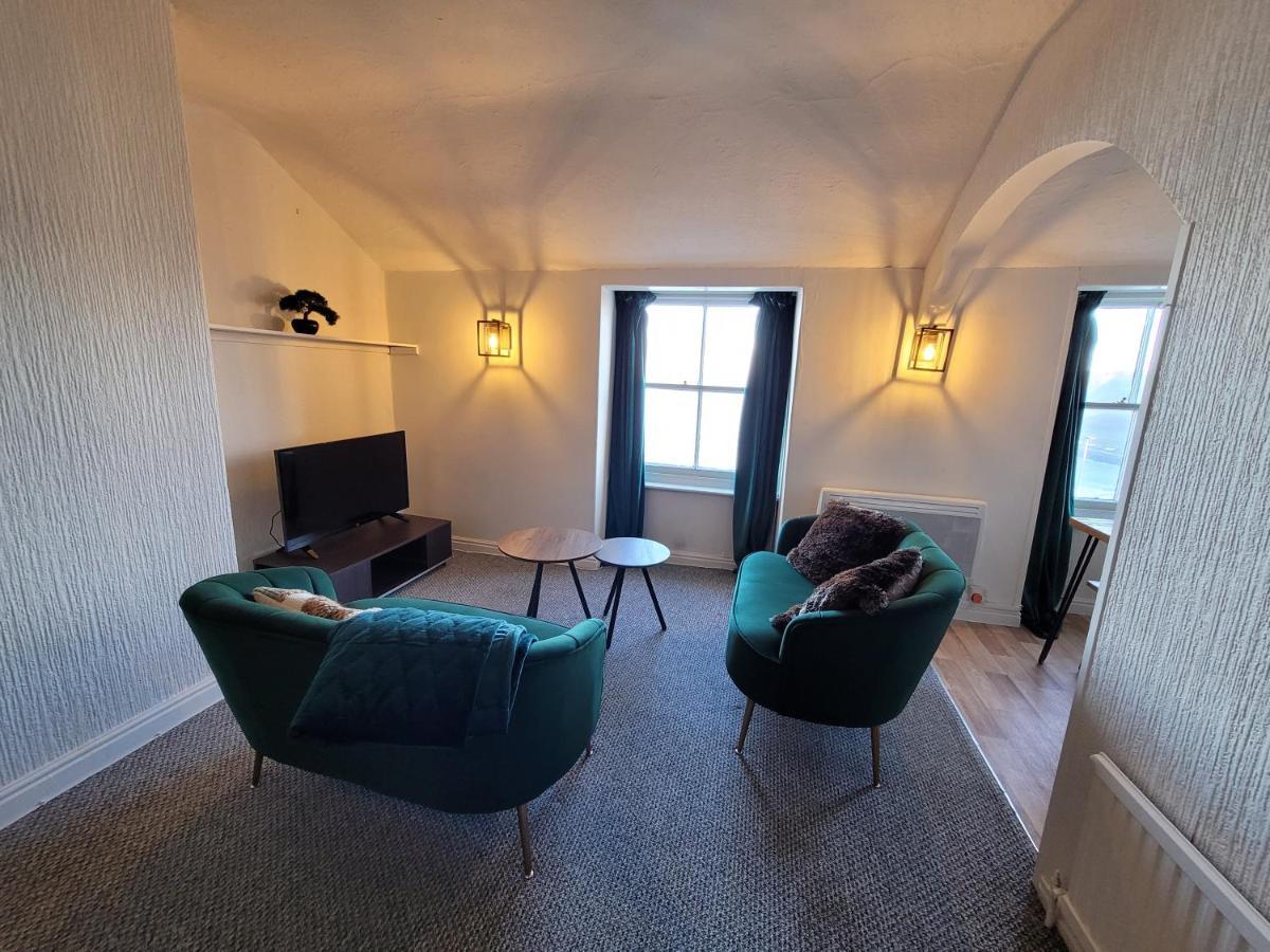 Sea View Penthouse Flat 6 With Fast Wifi And Free Parking Apartment Scarborough